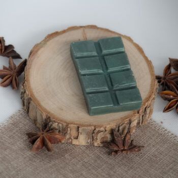 Groene waxmelt bar van bijenwas in reepvorm, geur Avensia met de frisse, kruidige tonen van wilde munt.