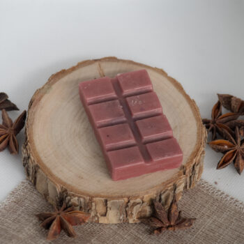 Roodbruine waxmelt bar van bijenwas in reepvorm, geur Avondgloed met kaneel, cranberry, sinaasappel en fruitige ondertonen.