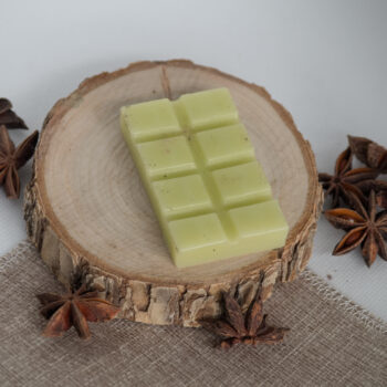 Lichtgroene waxmelt bar van bijenwas in reepvorm, geur Theebloesem met bergamot, peer citroen, appel en perzik.
