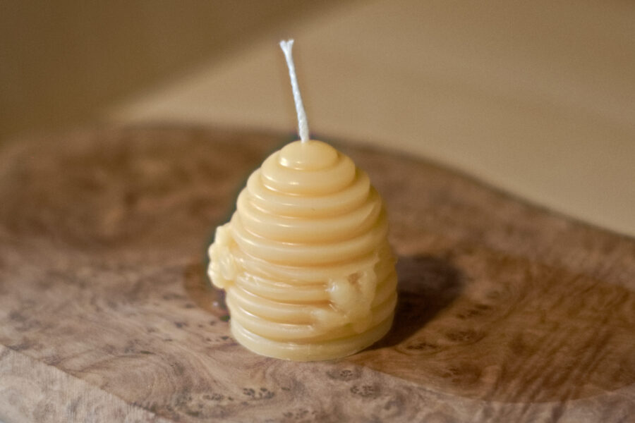 Mini bijenkorfkaars - gele bijenwas
