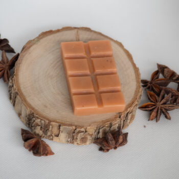 Oranje waxmelt bar van bijenwas in reepvorm, geur Sun uit de Elements collectie, met een warme geur van patchouli, zwarte peper, tangerine en vanille.